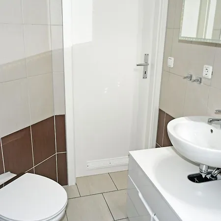 Nyaraló Super Mit Seeblick Und 3 Balkonen Baabe