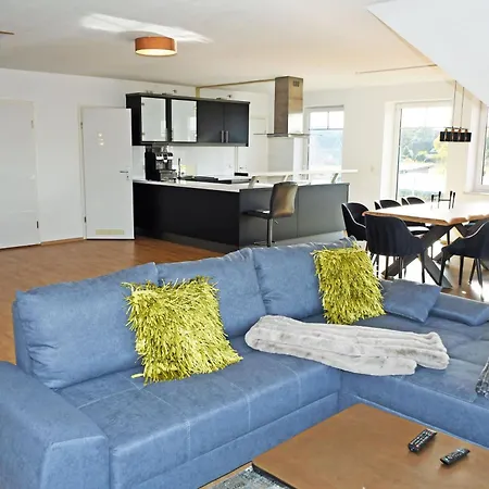 Super Mit Seeblick Und 3 Balkonen Holiday home