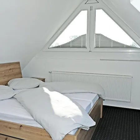 Nyaraló Super Mit Seeblick Und 3 Balkonen